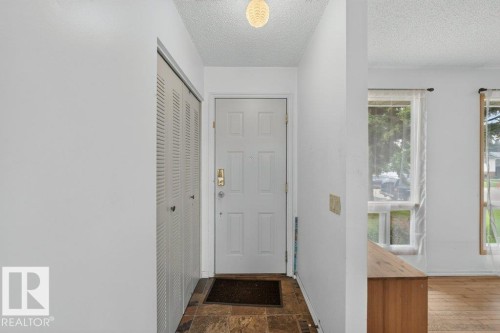 6230 36A Avenue Nw, Edmonton, AB - Indoor Photo Showing Other Room