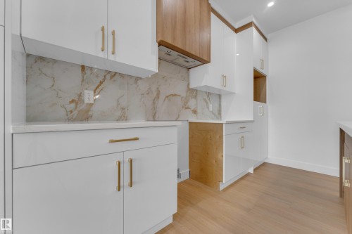 458 Crystal Creek Link, Leduc, AB - Indoor Photo Showing Kitchen