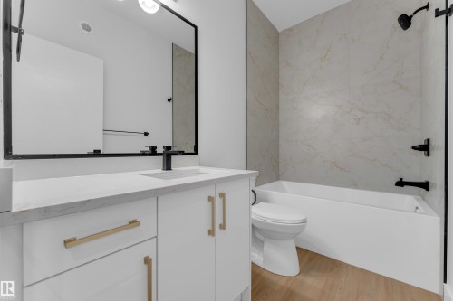 458 Crystal Creek Link, Leduc, AB - Indoor Photo Showing Bathroom