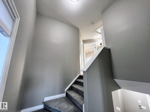 27 Deer Coulee Drive, Didsbury, AB - Indoor