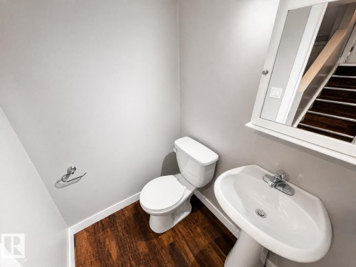 27 Deer Coulee Drive, Didsbury, AB - Indoor Photo Showing Bathroom