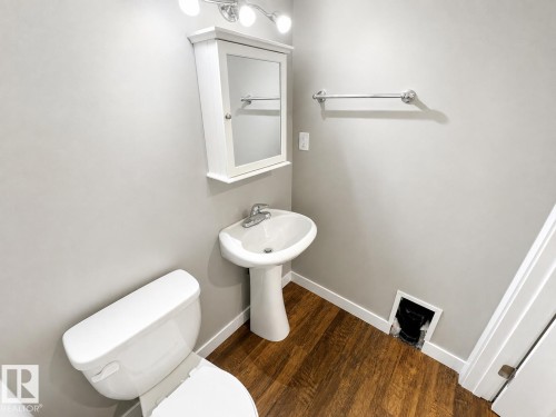 27 Deer Coulee Drive, Didsbury, AB - Indoor Photo Showing Bathroom
