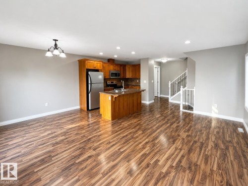 27 Deer Coulee Drive, Didsbury, AB - Indoor Photo Showing Kitchen