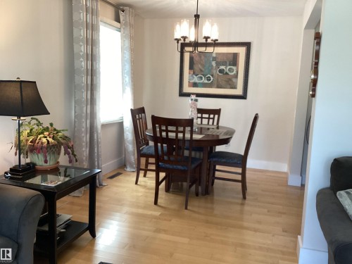 15627 83 Avenue Nw, Edmonton, AB - Indoor Photo Showing Dining Room