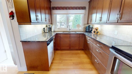 15627 83 Avenue Nw, Edmonton, AB - Indoor Photo Showing Kitchen With Double Sink