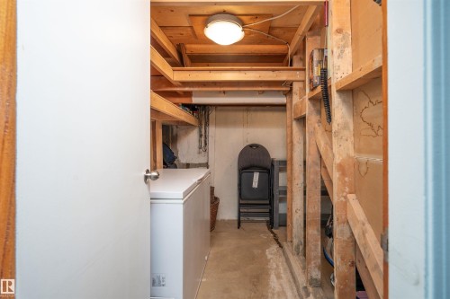 3829 113 Avenue Nw, Edmonton, AB - Indoor Photo Showing Laundry Room