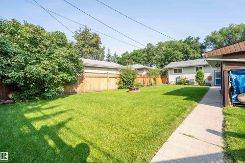 3829 113 Avenue Nw, Edmonton, AB - Outdoor