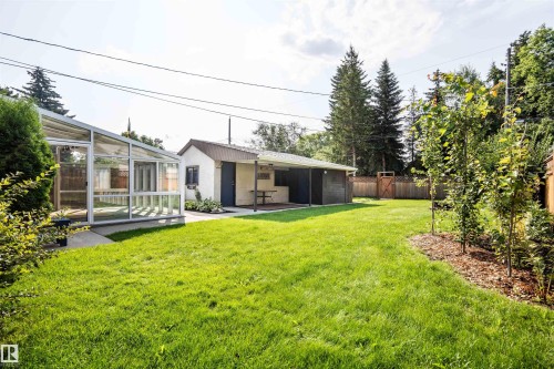 3829 113 Avenue Nw, Edmonton, AB - Outdoor