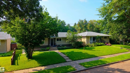 3829 113 Avenue Nw, Edmonton, AB - Outdoor