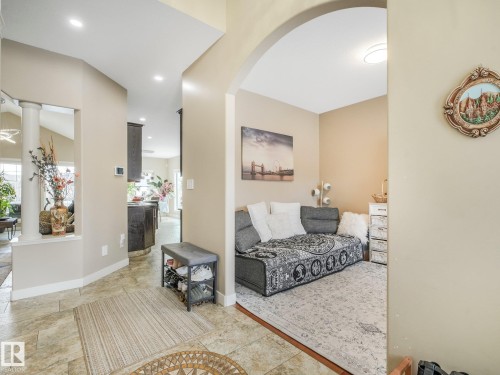 876 Hodgins Road Nw, Edmonton, AB - Indoor