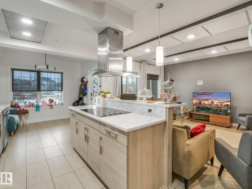 876 Hodgins Road Nw, Edmonton, AB - Indoor Photo Showing Kitchen