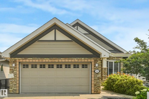 876 Hodgins Road Nw, Edmonton, AB - Outdoor