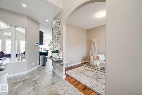 876 Hodgins Road Nw, Edmonton, AB - Indoor