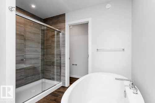 42 Chartres Close, St. Albert, AB - Indoor Photo Showing Bathroom