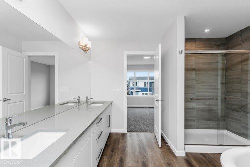42 Chartres Close, St. Albert, AB - Indoor Photo Showing Bathroom