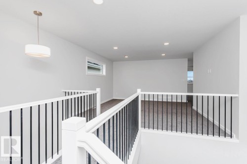 42 Chartres Close, St. Albert, AB - Indoor Photo Showing Other Room
