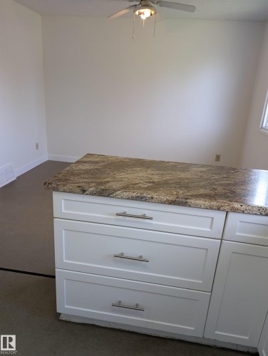 13818 114 Street Nw, Edmonton, AB - Indoor