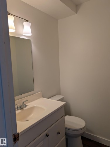 13818 114 Street Nw, Edmonton, AB - Indoor Photo Showing Bathroom