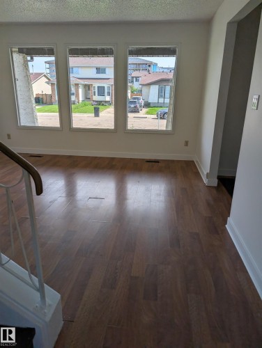 13818 114 Street Nw, Edmonton, AB - Indoor Photo Showing Other Room