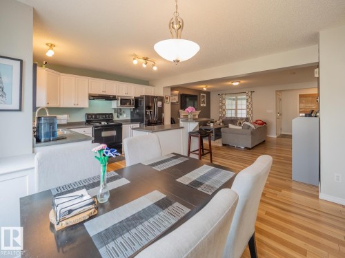 12124 17 Avenue Sw, Edmonton, AB - Indoor