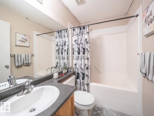 12124 17 Avenue Sw, Edmonton, AB - Indoor Photo Showing Bathroom
