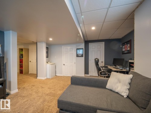 12124 17 Avenue Sw, Edmonton, AB - Indoor Photo Showing Other Room