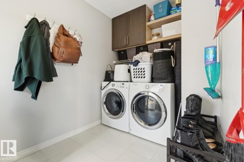 8060 Evans Crescent Nw, Edmonton, AB - Indoor Photo Showing Laundry Room