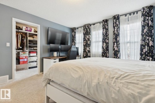 8060 Evans Crescent Nw, Edmonton, AB - Indoor Photo Showing Bedroom