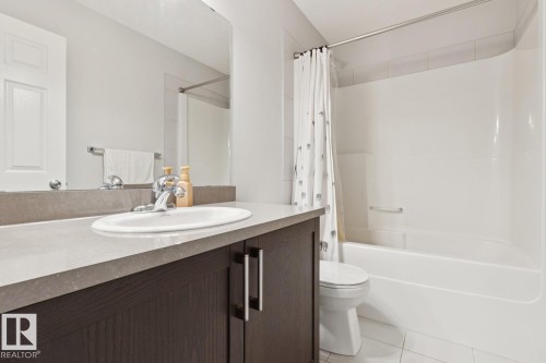 8060 Evans Crescent Nw, Edmonton, AB - Indoor Photo Showing Bathroom