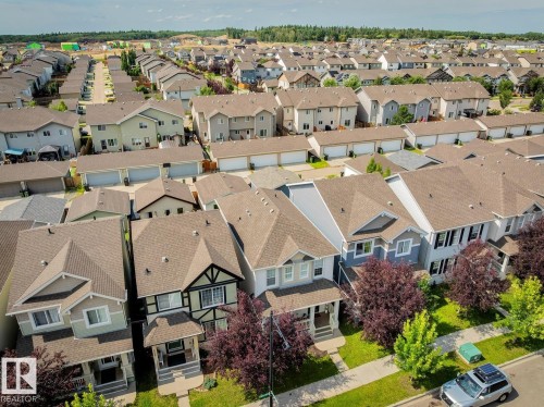 8060 Evans Crescent Nw, Edmonton, AB - Outdoor