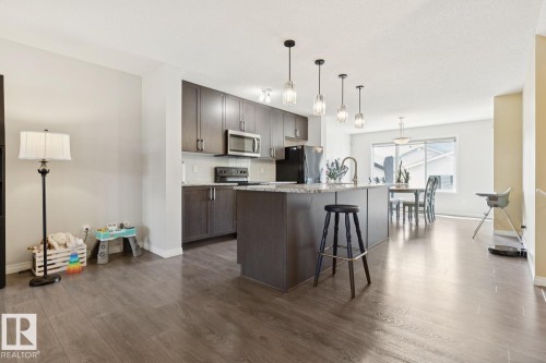 8060 Evans Crescent Nw, Edmonton, AB - Indoor Photo Showing Kitchen With Upgraded Kitchen