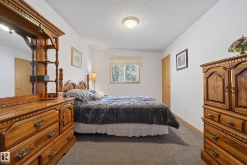 433 Twin Brooks Crescent Nw, Edmonton, AB - Indoor Photo Showing Bedroom