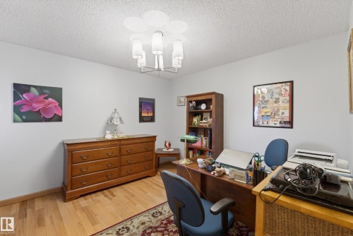 433 Twin Brooks Crescent Nw, Edmonton, AB - Indoor Photo Showing Office