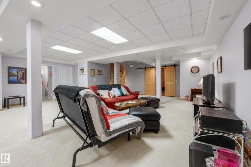 433 Twin Brooks Crescent Nw, Edmonton, AB - Indoor