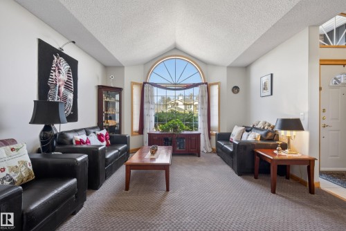 433 Twin Brooks Crescent Nw, Edmonton, AB - Indoor Photo Showing Living Room