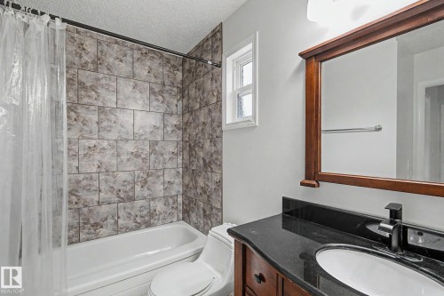 29 Mathias Avenue, Spruce Grove, AB - Indoor Photo Showing Bathroom