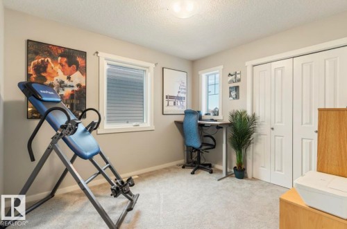White trim windows and neutral wall color - 12737 205 Street Nw, Edmonton, AB - Indoor
