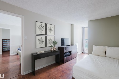 #1002 10149 Saskatchewan Dr Nw, Edmonton, AB - Indoor Photo Showing Bedroom