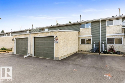 3237 132A Avenue NW  Edmonton, AB T5A 3K4