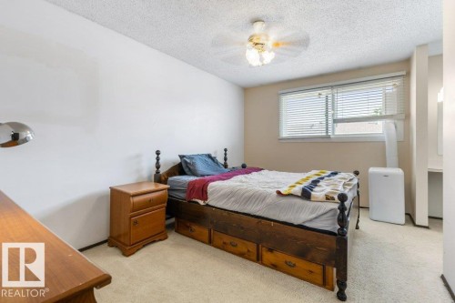 3237 132A Avenue Nw, Edmonton, AB - Indoor Photo Showing Bedroom