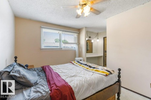 3237 132A Avenue Nw, Edmonton, AB - Indoor Photo Showing Bedroom