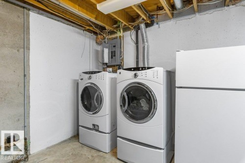 3237 132A Avenue Nw, Edmonton, AB - Indoor Photo Showing Laundry Room