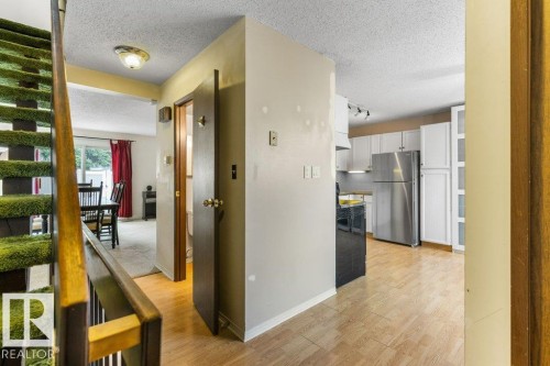3237 132A Avenue Nw, Edmonton, AB - Indoor