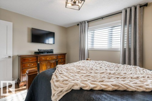68 Fleetwood Crescent, St. Albert, AB - Indoor Photo Showing Bedroom
