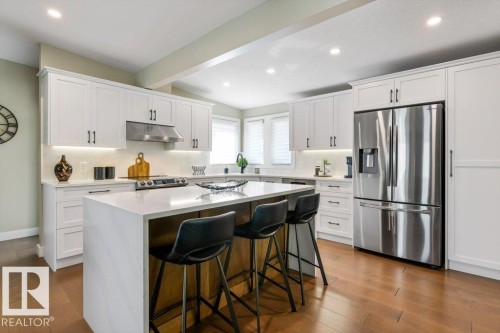 68 Fleetwood Crescent, St. Albert, AB - Indoor Photo Showing Kitchen With Upgraded Kitchen