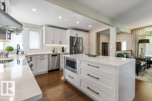 68 Fleetwood Crescent, St. Albert, AB - Indoor Photo Showing Kitchen With Upgraded Kitchen