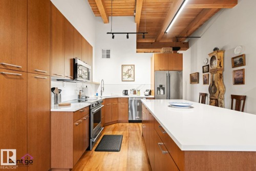 10309 107 Street Nw, Edmonton, AB - Indoor Photo Showing Kitchen