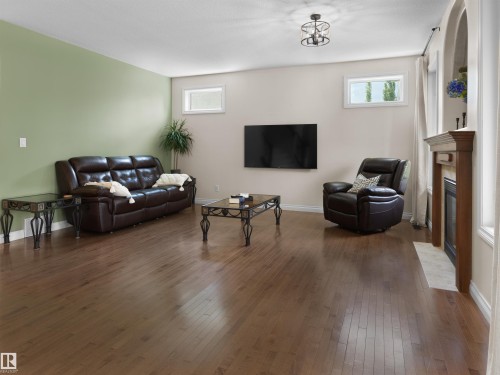 8708 207 Street Nw, Edmonton, AB - Indoor