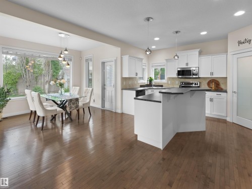 8708 207 Street Nw, Edmonton, AB - Indoor