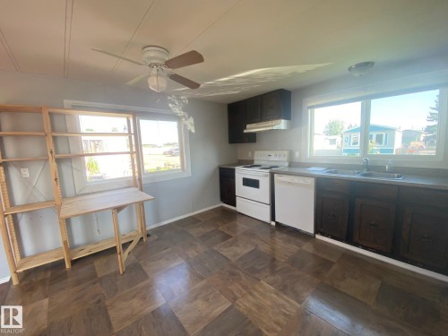 #042-4819 51 Avenue, Millet, AB - Indoor Photo Showing Kitchen